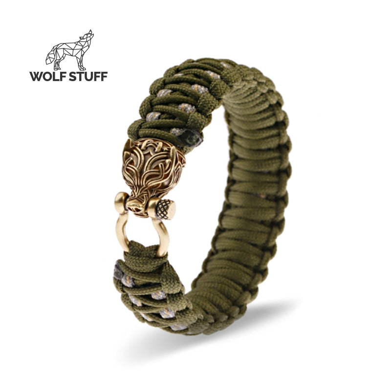 Wolf paracord bracelet