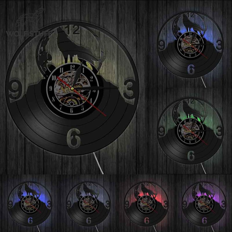 Howling Wolf Clock
