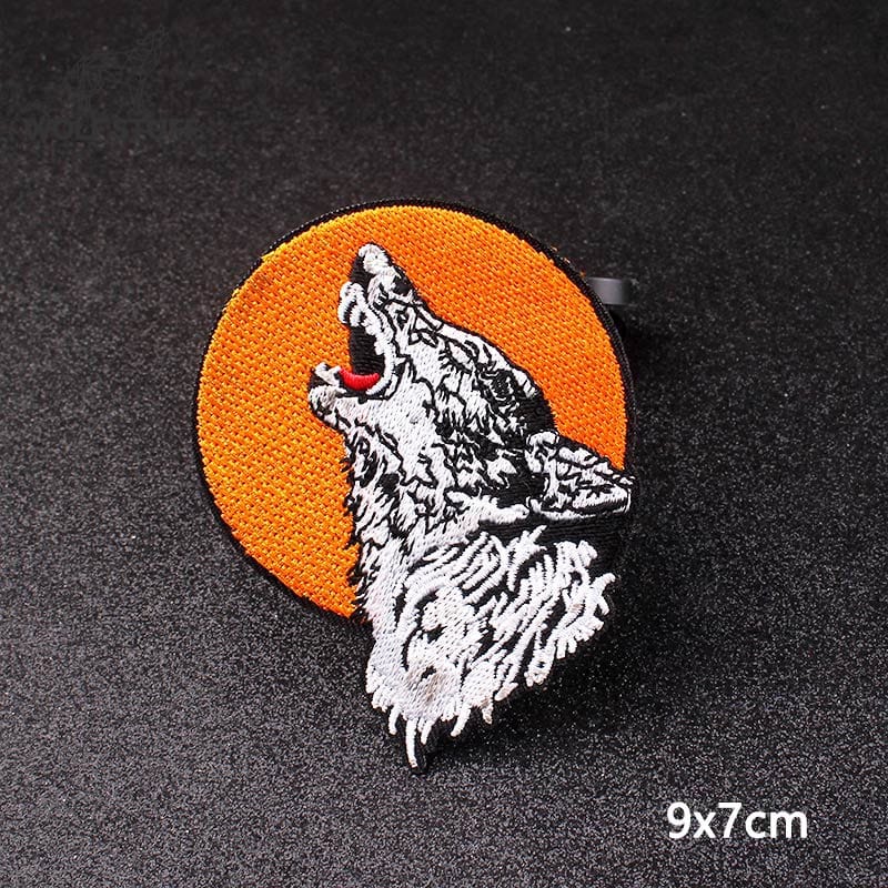 Howling wolf patch