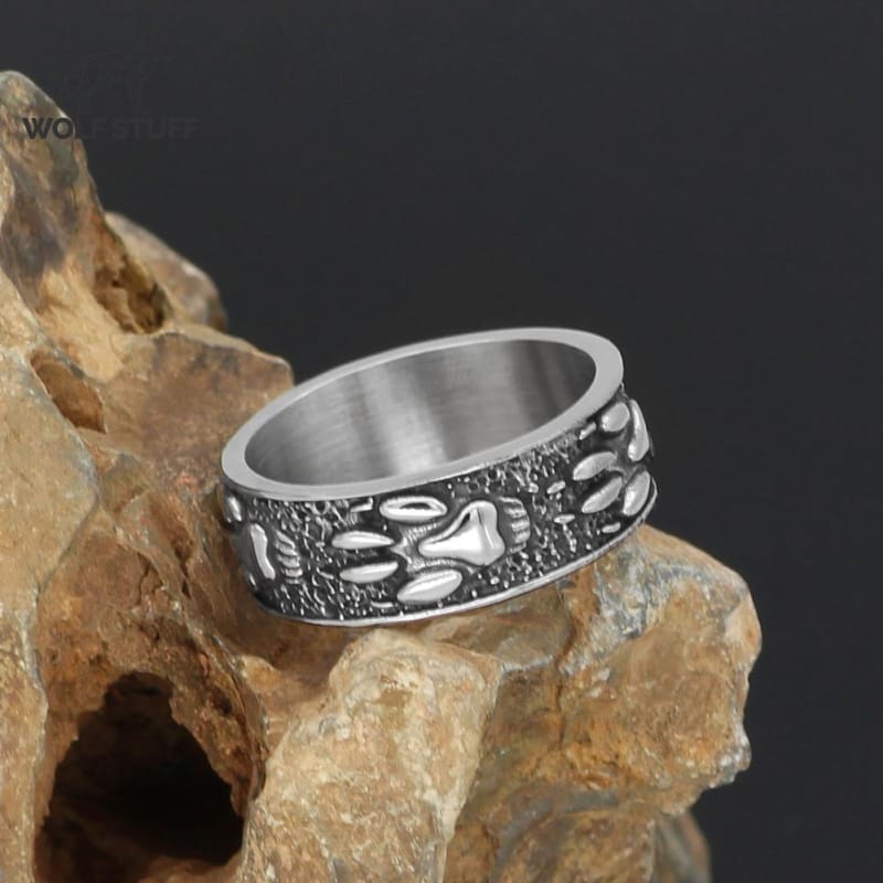 Old Wolf Ring