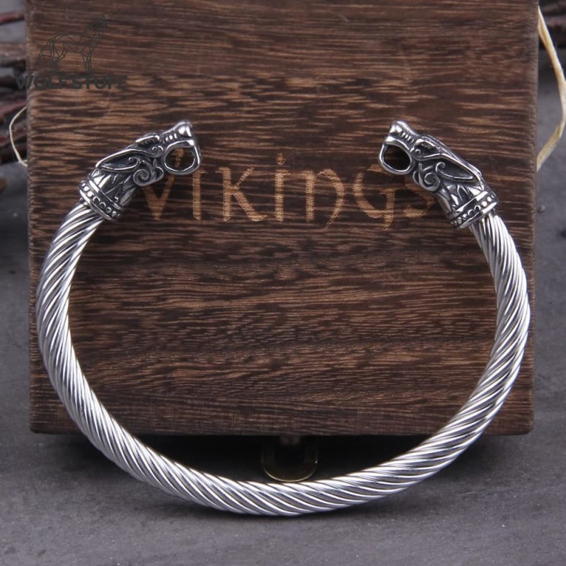 Wolf Bangle