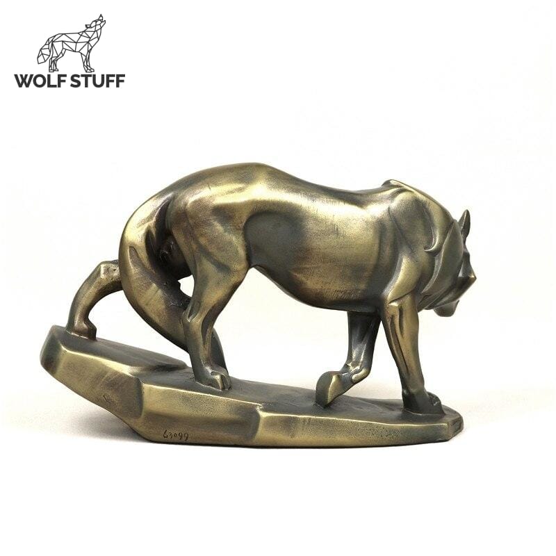 Wolf bronze statue