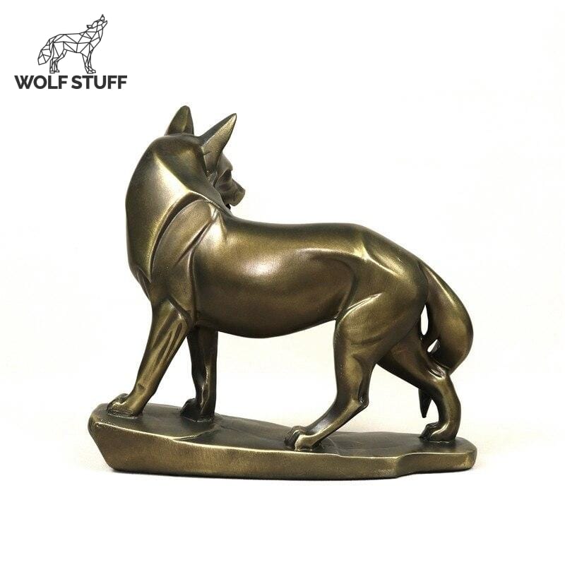 Wolf bronze statue