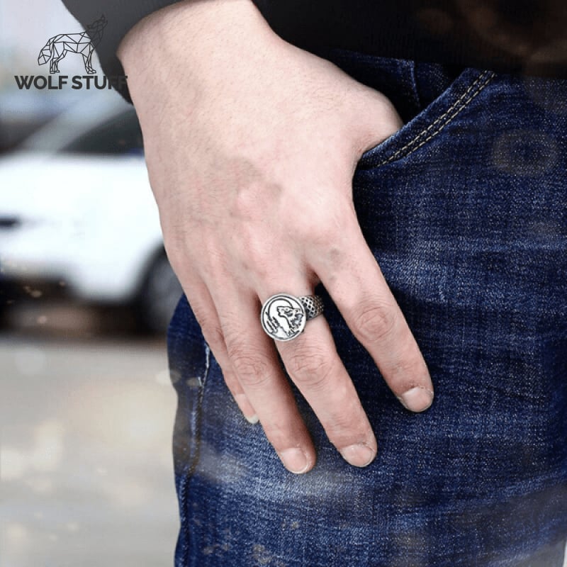 Wolf Howl Ring