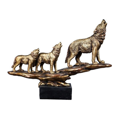 Howling wolf statue