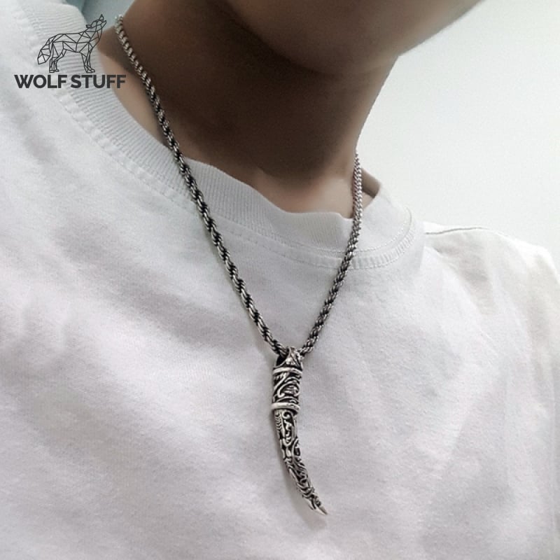Wolf Claw Pendant Necklace